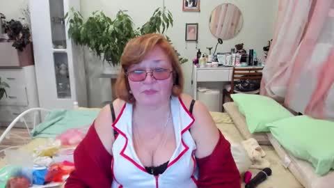 Snapshot of flowerlover8 chatting on October 21, 5:57 pm Flowerlower online show from October 21, 5:57 pm