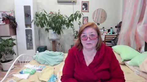 Snapshot of flowerlover8 chatting on November 5, 6:52 pm Flowerlower online show from November 5, 6:52 pm