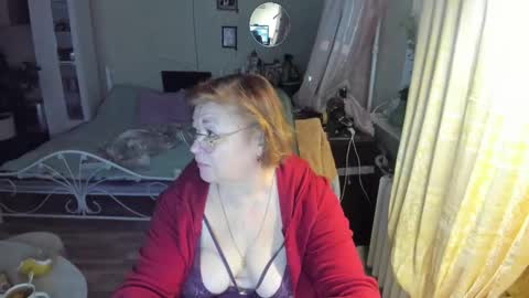 Snapshot of flowerlover8 chatting on February 22, 1:18 am Flowerlower online show from February 22, 1:18 am