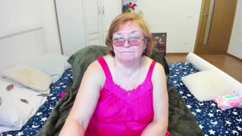 Snapshot of flowerlover8 chatting on February 23, 2:09 am Flowerlower online show from February 23, 2:09 am