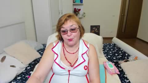 Snapshot of flowerlover8 chatting on March 1, 3:58 pm Flowerlower online show from March 1, 3:58 pm