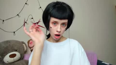 Snapshot of flowerofsin2001 chatting on October 11, 4:05 pm Flower online show from October 11, 4:05 pm