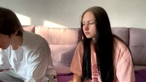 Snapshot of flowerscouple chatting on September 9, 2:11 am flowerscouple online show from September 9, 2:11 am