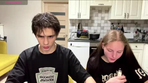 flowerscouple online show from April 17, 10:13 pm