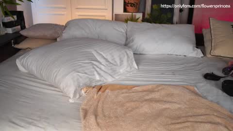 DARYA   online show from March 3, 6:26 am