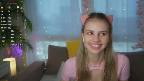 Adeline online show from December 25, 8:40 am