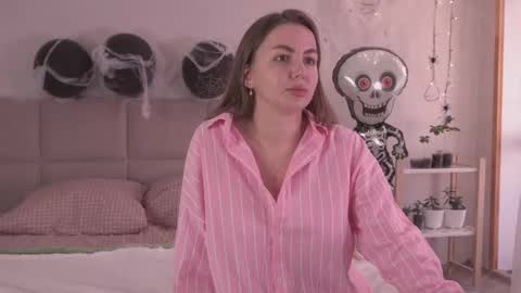 Snapshot of fluffy_hat chatting on October 30, 1:12 pm Fluffy and Krut online show from October 30, 1:12 pm