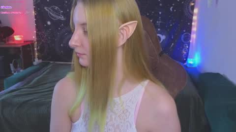 Snapshot of fluffy_muffin3 chatting on February 6, 9:12 am Agatha online show from February 6, 9:12 am