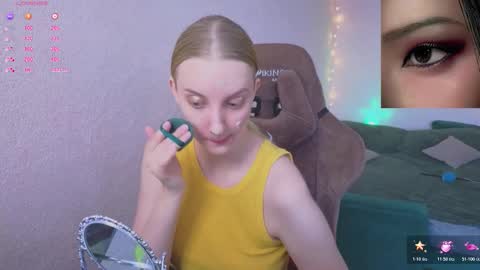 Snapshot of fluffy_muffin3 chatting on February 7, 10:08 am Agatha online show from February 7, 10:08 am