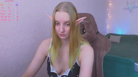 Snapshot of fluffy_muffin3 chatting on February 10, 10:30 am Agatha online show from February 10, 10:30 am