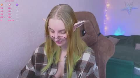 Snapshot of fluffy_muffin3 chatting on February 11, 9:47 am Agatha online show from February 11, 9:47 am