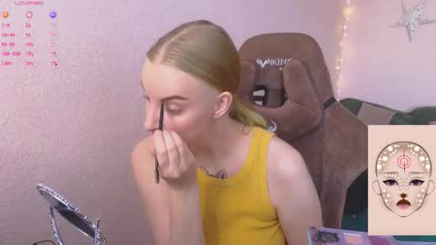 Snapshot of fluffy_muffin3 chatting on February 21, 8:59 am Agatha online show from February 21, 8:59 am