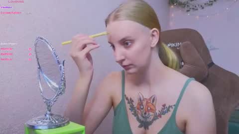 Snapshot of fluffy_muffin3 chatting on February 28, 9:32 am Agatha online show from February 28, 9:32 am