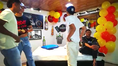 flyckers online show from January 20, 6:43 pm