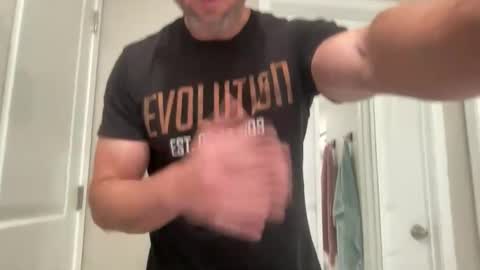 Snapshot of flyersguy84 chatting on May 4, 2:35 pm Average Joe online show from May 4, 2:35 pm