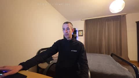 flyhigh92 online show from April 13, 6:13 pm