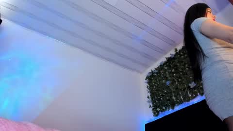 lia online show from February 17, 6:15 pm