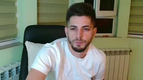 independent model online show from December 7, 7:54 pm