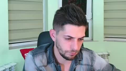 independent model online show from January 14, 6:28 pm