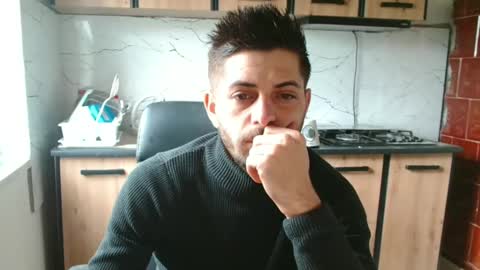 independent model online show from February 19, 11:38 am