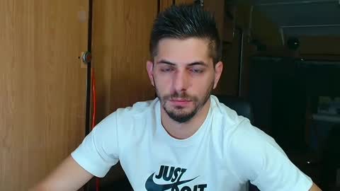 independent model online show from September 16, 6:31 pm