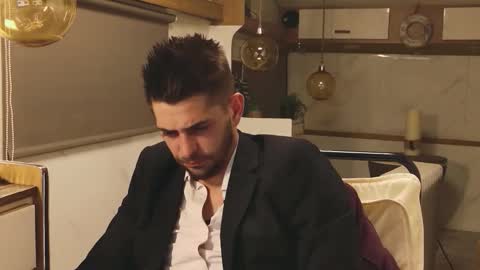 independent model online show from March 9, 7:29 pm