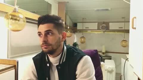 independent model online show from March 21, 3:37 pm