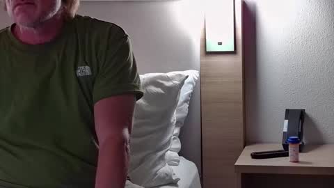 foodforcatfists online show from March 30, 1:28 am