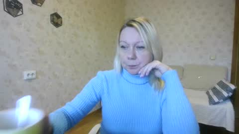 forever_smilex online show from December 11, 9:19 am