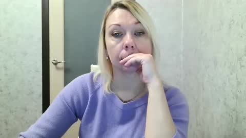 forever_smilex online show from December 19, 6:34 am