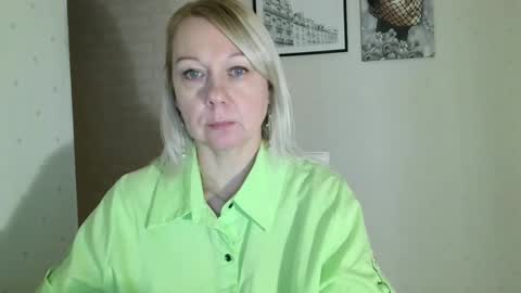 forever_smilex online show from December 24, 10:01 am