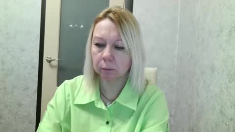 forever_smilex online show from January 15, 6:01 am