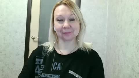 forever_smilex online show from January 15, 1:31 pm