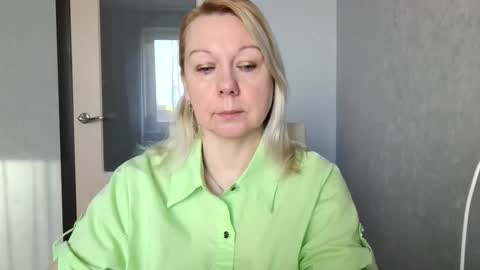 forever_smilex online show from March 11, 7:15 am