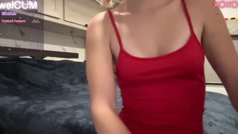 Elaine online show from December 17, 1:07 am