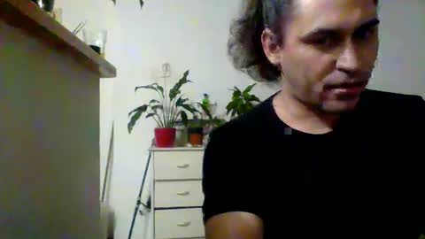 Snapshot of fortica4 chatting on May 24, 1:32 am Leo online show from May 24, 1:32 am