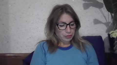 Snapshot of fox_red_lady7 chatting on December 5, 6:22 pm fox_red_lady7 online show from December 5, 6:22 pm