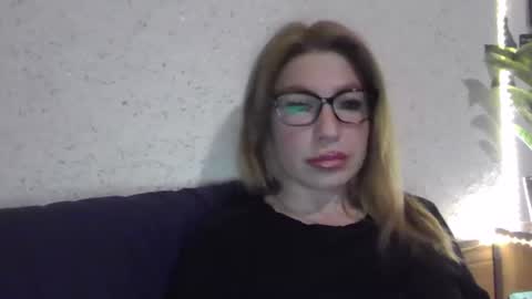 Snapshot of fox_red_lady7 chatting on January 6, 6:10 pm fox_red_lady7 online show from January 6, 6:10 pm