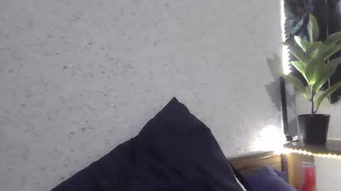 Snapshot of fox_red_lady7 chatting on February 24, 8:47 pm fox_red_lady7 online show from February 24, 8:47 pm