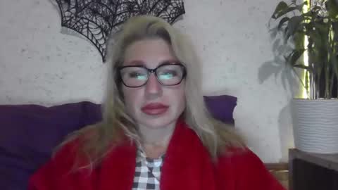 Snapshot of fox_red_lady7 chatting on November 4, 9:36 pm fox_red_lady7 online show from November 4, 9:36 pm