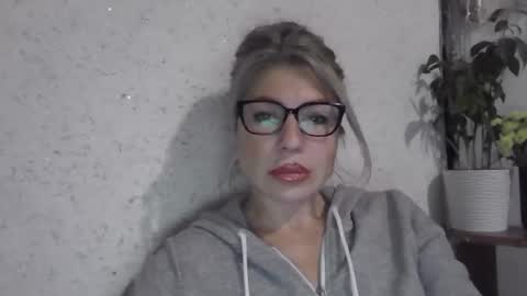 fox_red_lady7 online show from December 3, 11:52 am