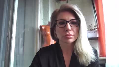 fox_red_lady7 online show from April 2, 8:56 am