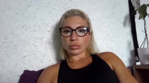 fox_red_lady7 online show from July 8, 9:03 am