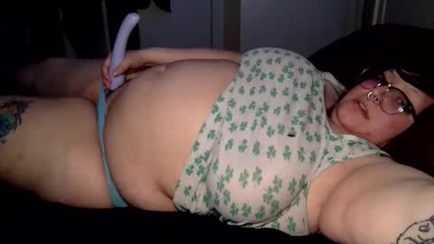 Snapshot of foxdarling96 chatting on May 4, 3:46 am foxdarling96 online show from May 4, 3:46 am