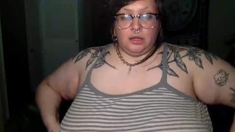 Snapshot of foxdarling96 chatting on June 10, 2:34 am foxdarling96 online show from June 10, 2:34 am