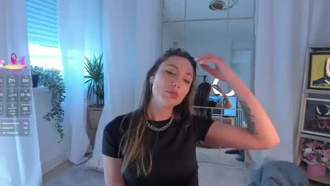 Snapshot of foxe_sailey chatting on April 24, 1:24 pm Fox love you online show from April 24, 1:24 pm