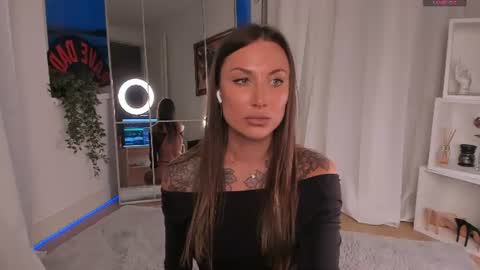 Snapshot of foxe_sailey chatting on July 11, 6:43 pm Fox love you online show from July 11, 6:43 pm