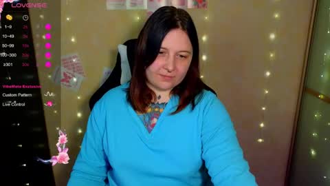 Snapshot of foxgirlandmerguis chatting on May 16, 7:27 am Belinda online show from May 16, 7:27 am