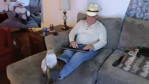 Hunter online show from February 8, 3:08 am