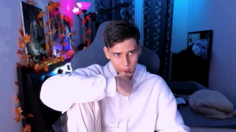 Foxicfu online show from October 1, 7:31 pm